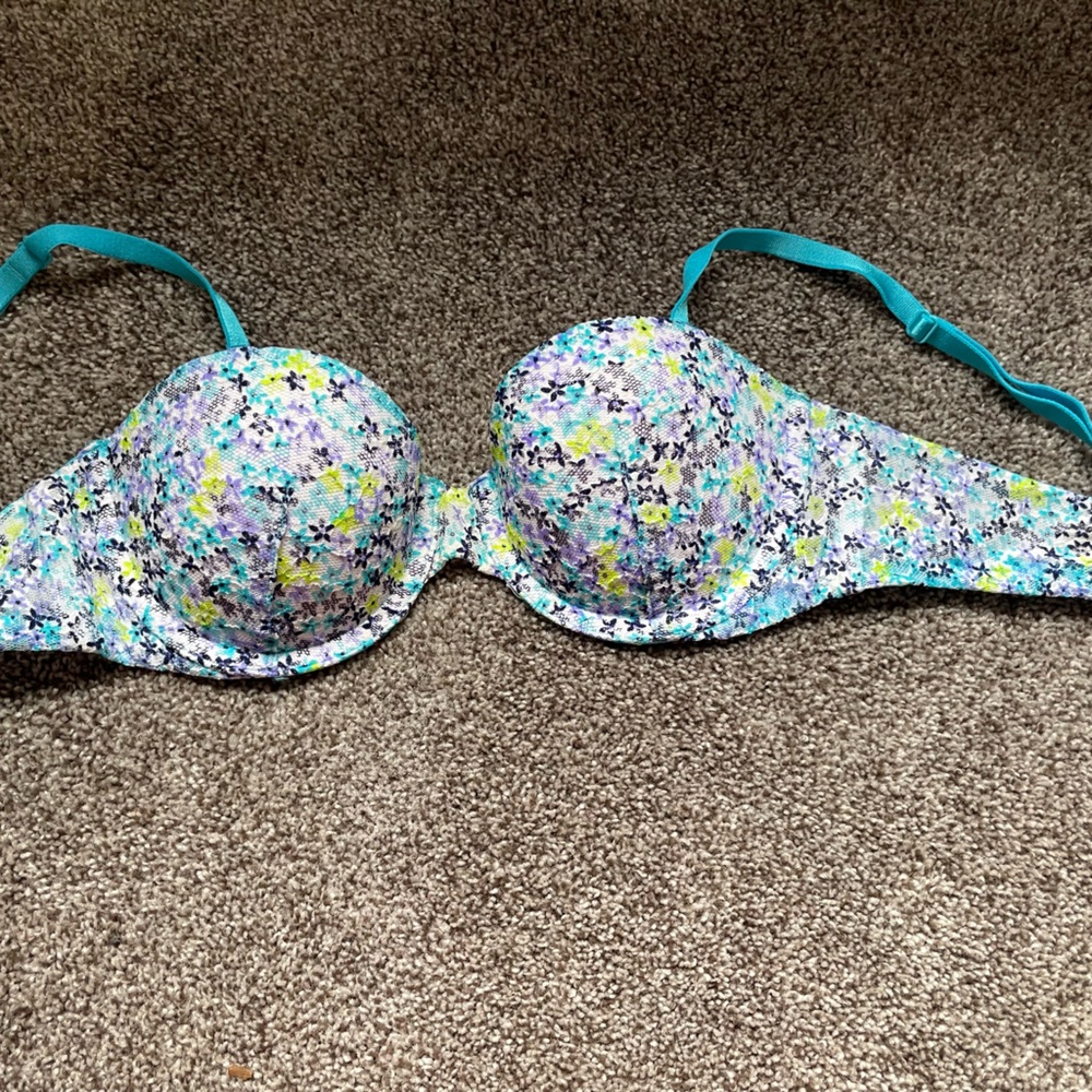 New with tag Victoria's Secret bra